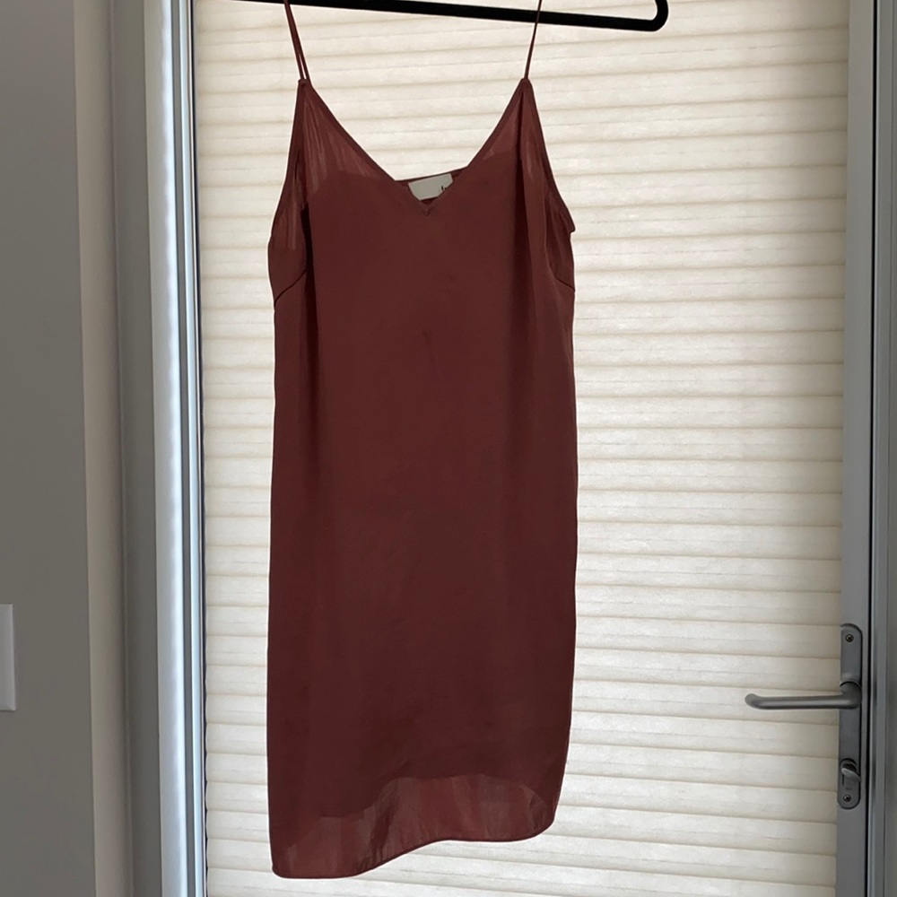 aritzia wilfred mini slip size S colour burn red